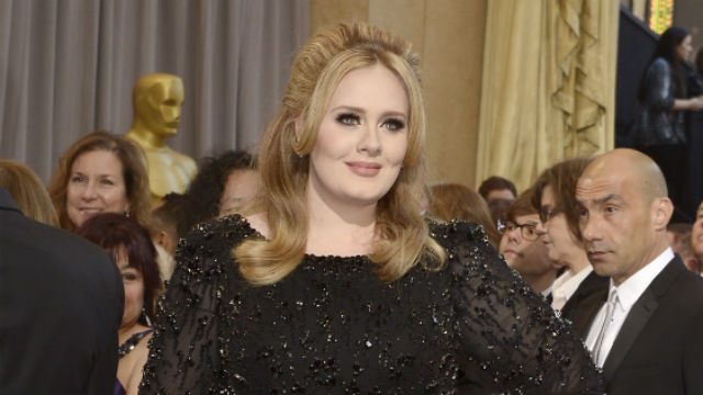 Adele shuns streaming for giant album