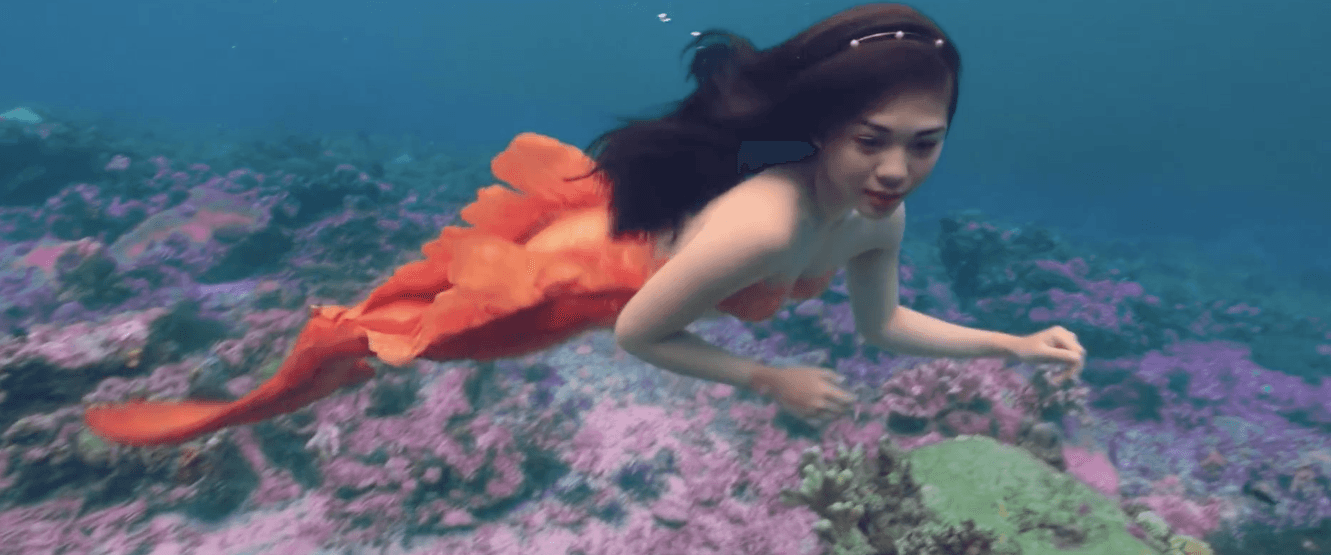 UNDERWATER. Janella underwent swimming lessons for her role as a mermaid. 