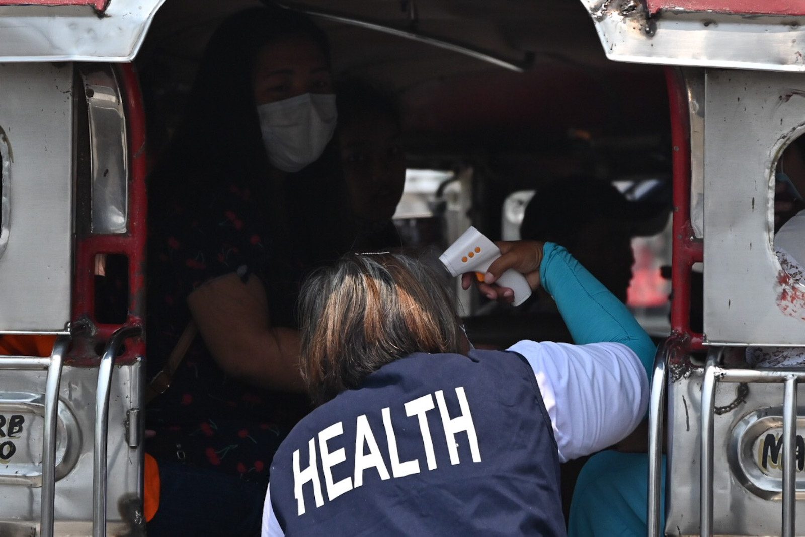 LGUs to figure out how health workers will go to work during Luzon quarantine