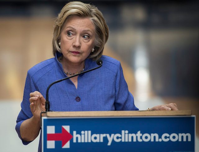 Clinton apologizes for use of private email account