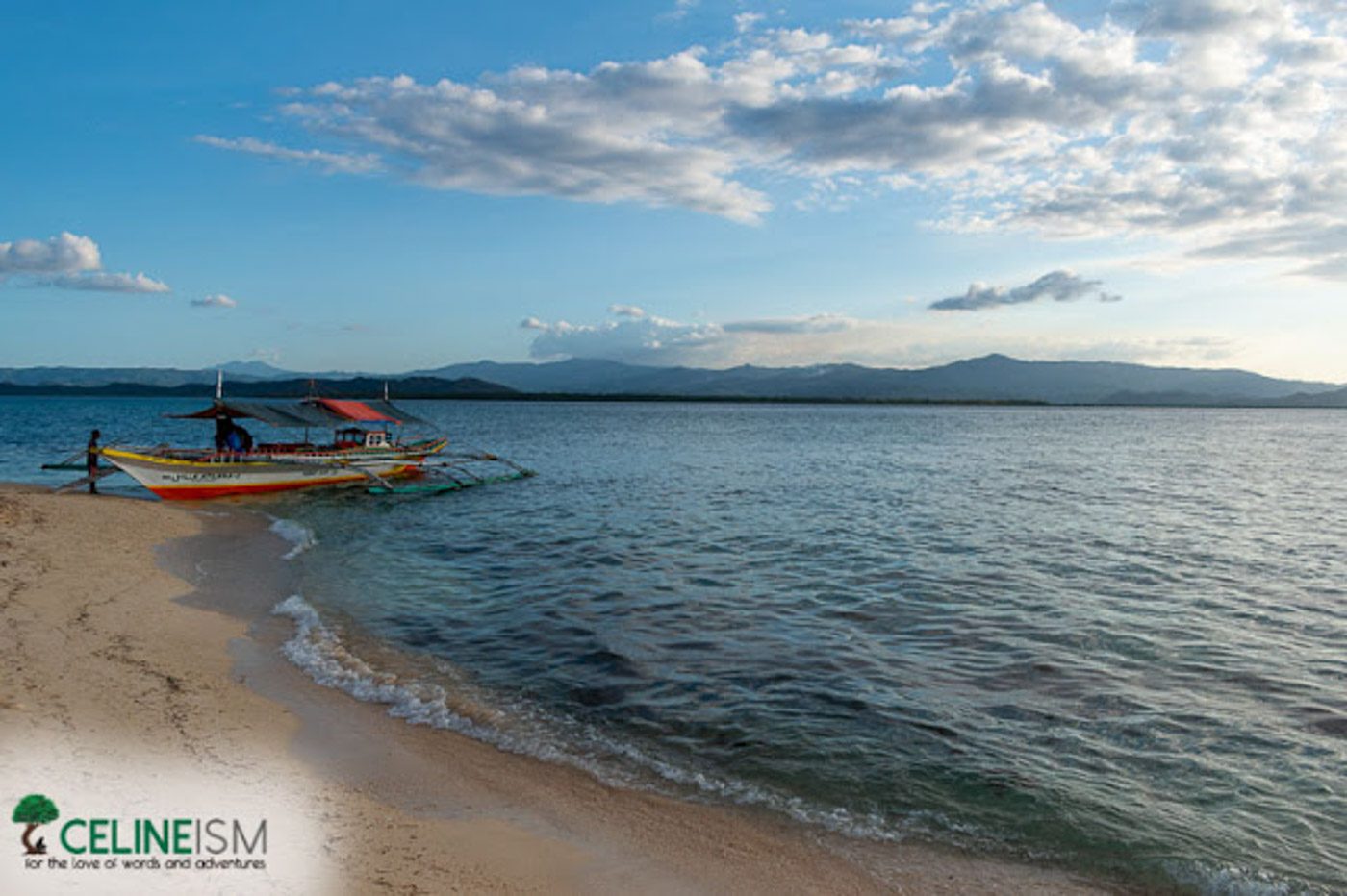 CREAMY BEACH. Maniwaya Island is a cream-colored beach with overnight accommodations. Photo by Celine Murillo

 