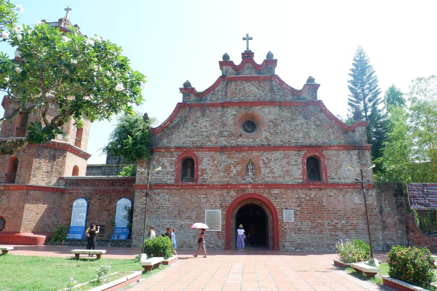 CULTURAL TOUR. Go on a short cultural tour in the province’s capital by visiting the cathedral and the nearby museum. Paula Anntoneth O 