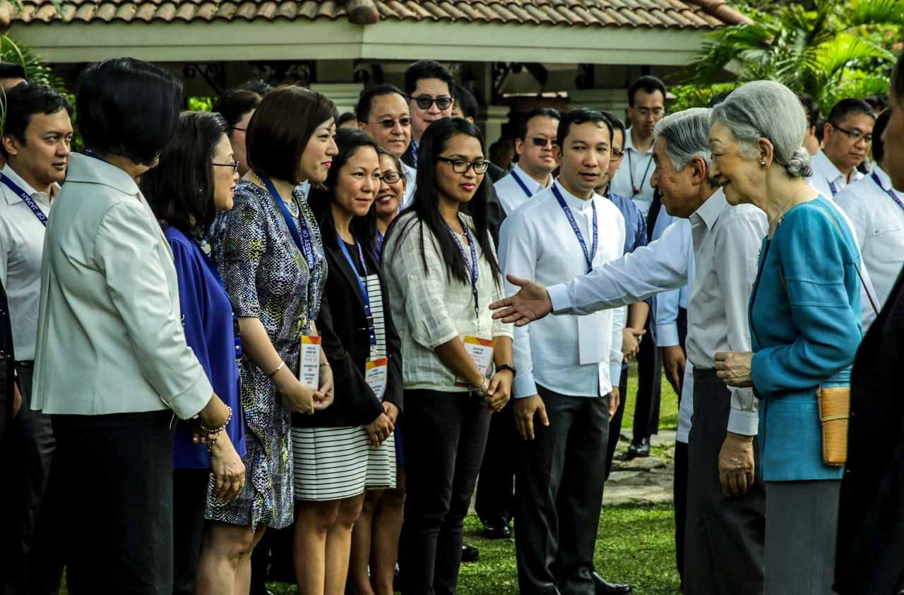 IN PHOTOS: Emperor Akihito, Empress Michiko meet with Japanese in PH