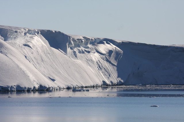 More floating parts of giant glacier raise fears on sea levels