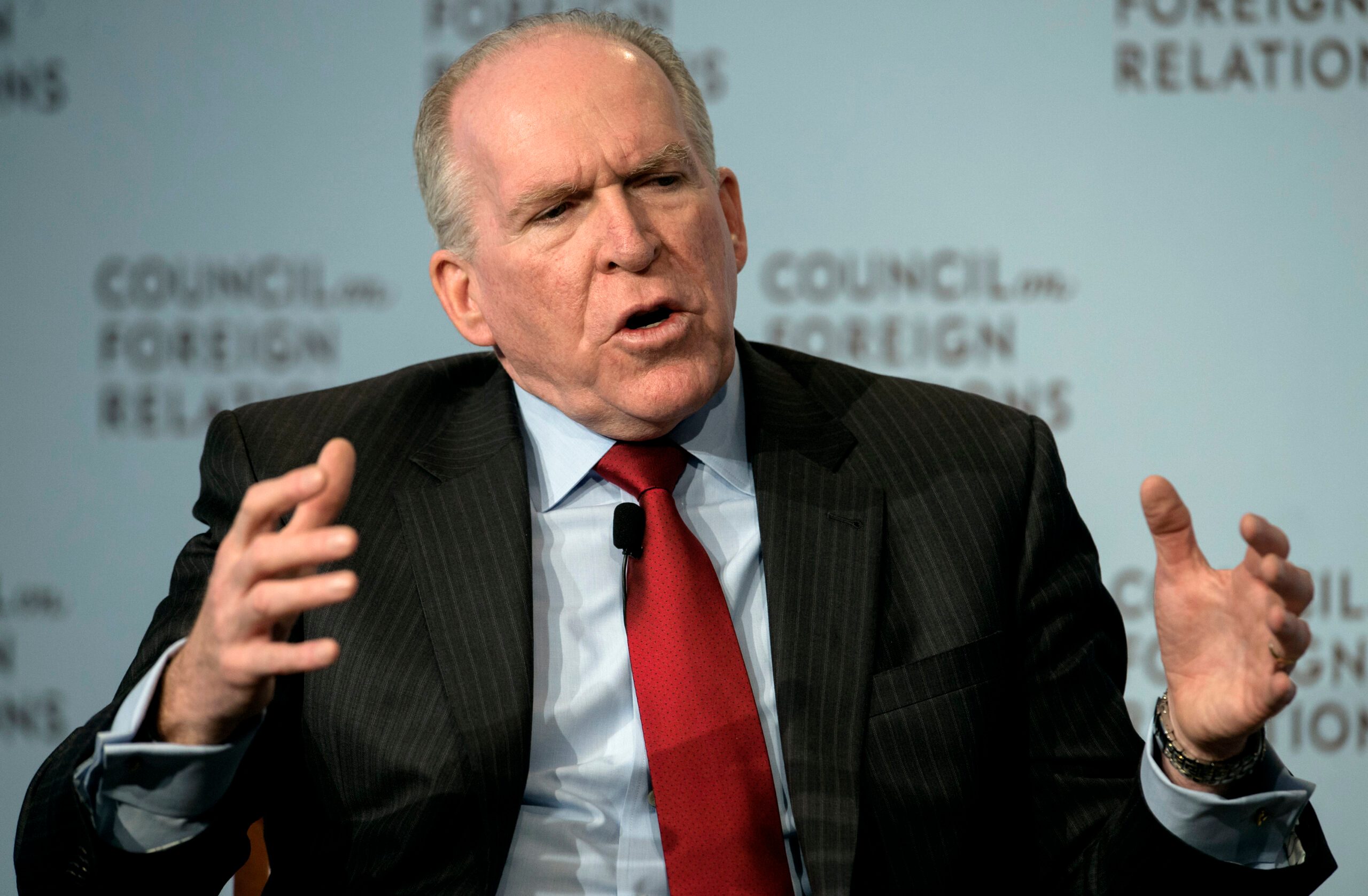 CIA chief Brennan supports FBI in Apple encryption case