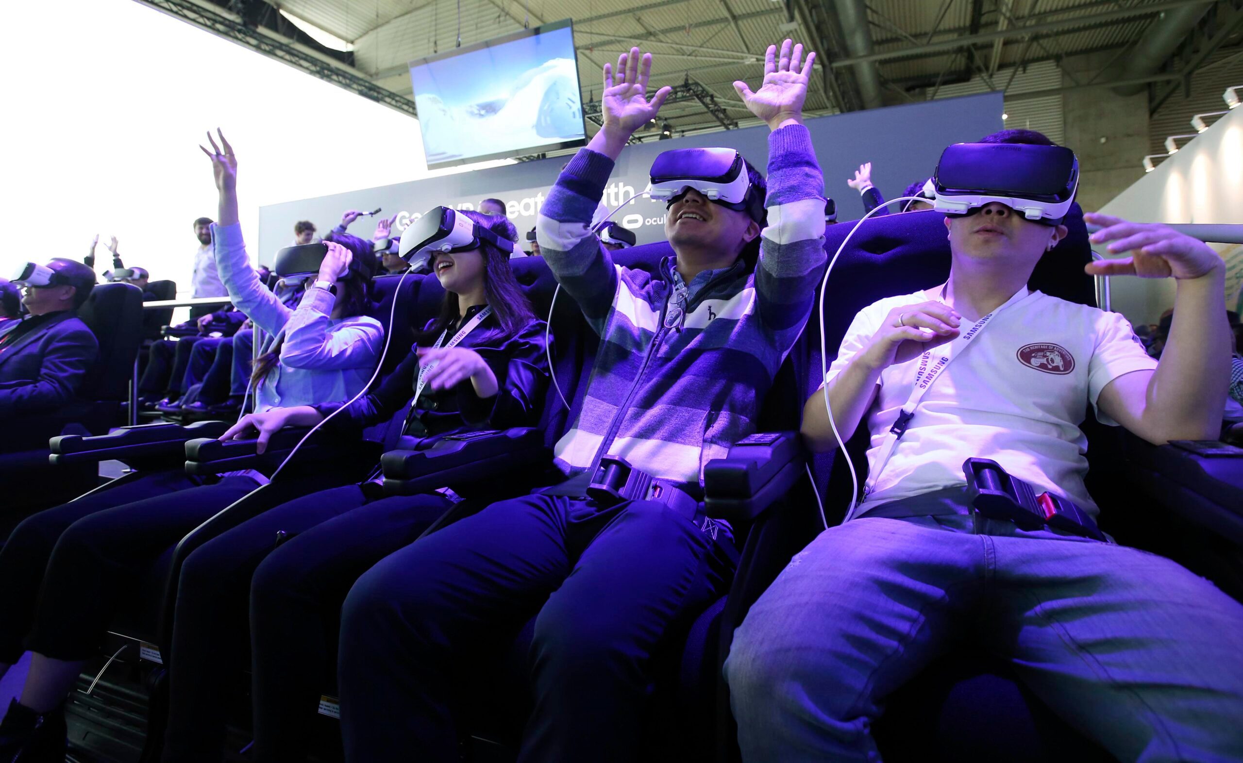 Virtual reality is next as smartphone sales slow