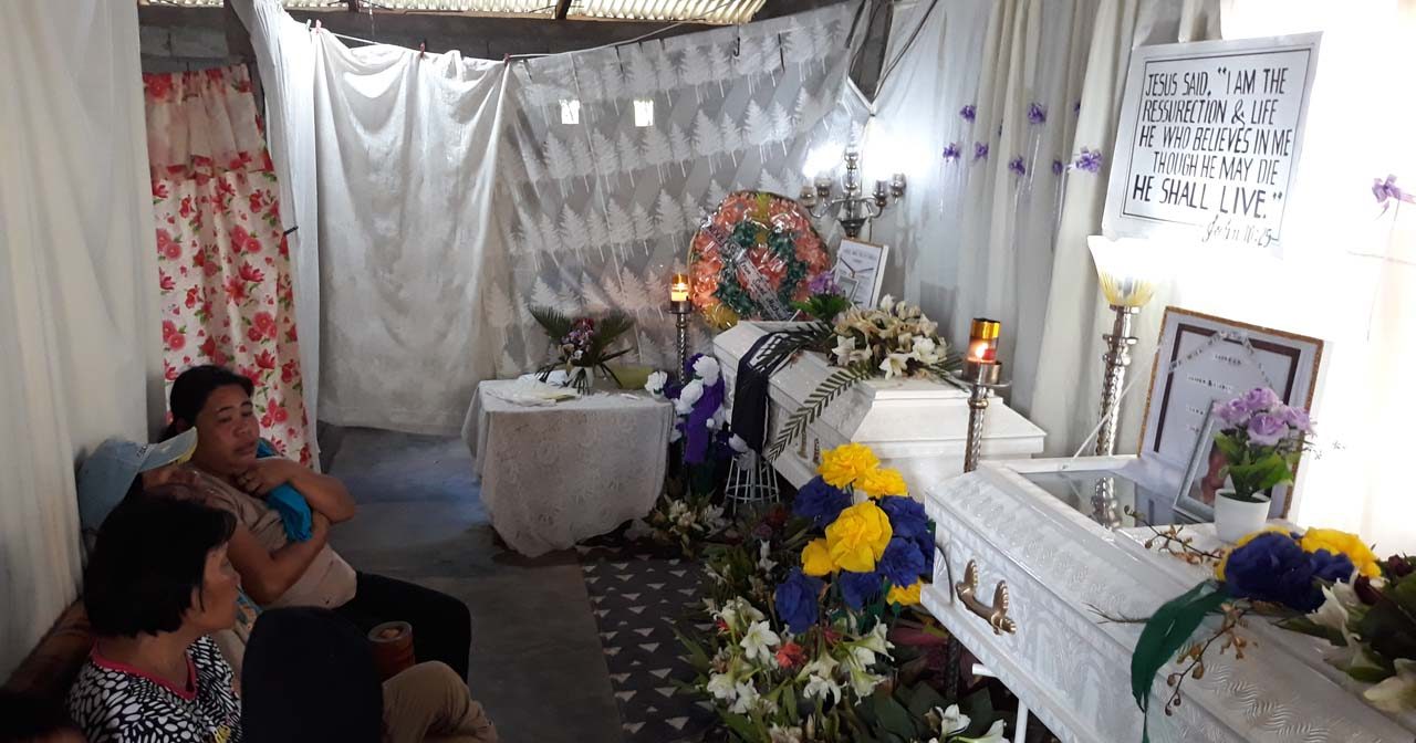 SLAIN BROTHERS. Wake of brothers Edgardo and Ismael Avelino who were killed in their homes in Canlaon City, Negros Oriental on March 30, 2019. Photo by Marchel Espina/Rappler  