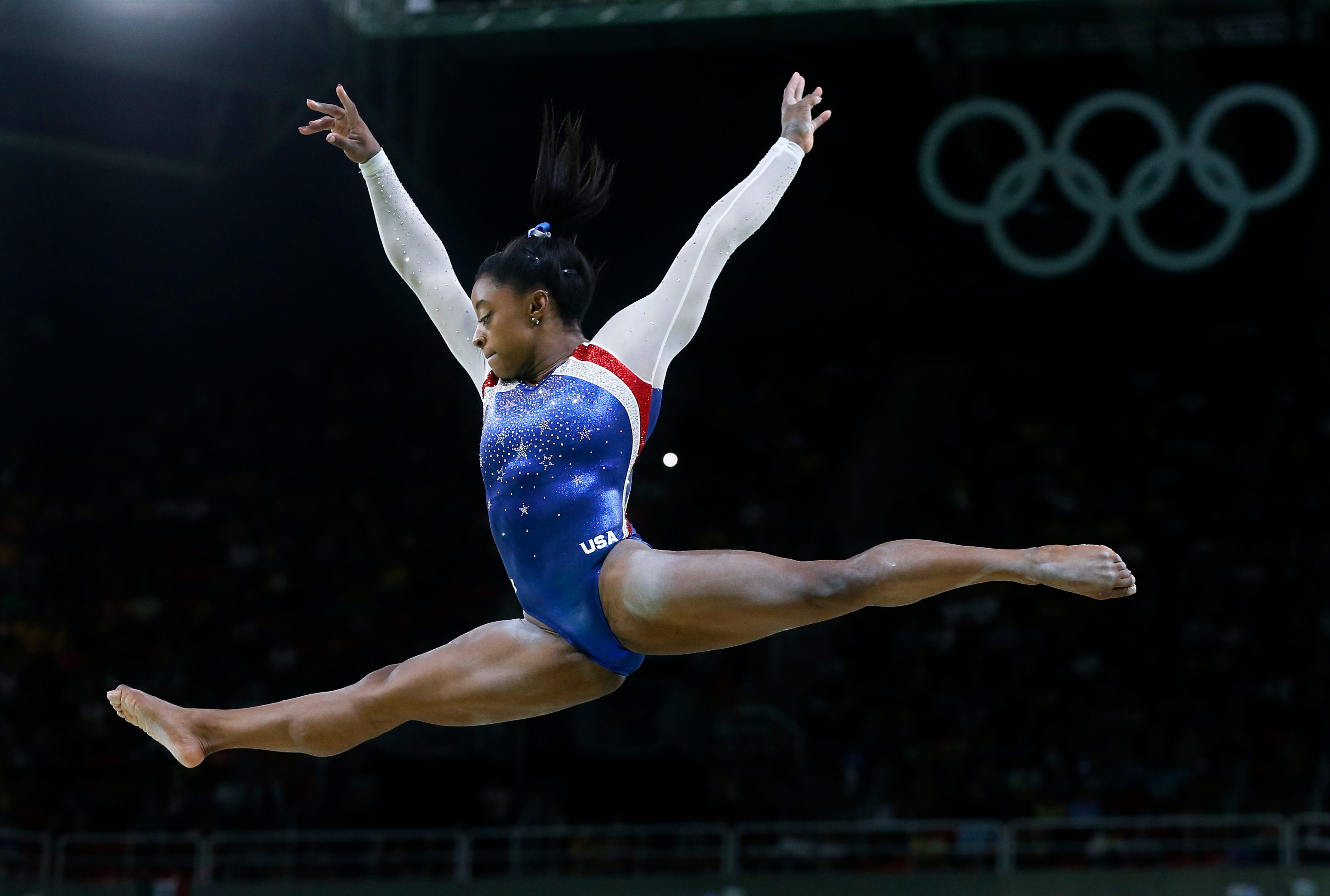 Atlet senam artistik AS, Simone Biles, saat bertanding di nomor ‘all-around’ putri di Olimpiade Rio, pada 11 Agustus 2016. Foto oleh EPA 