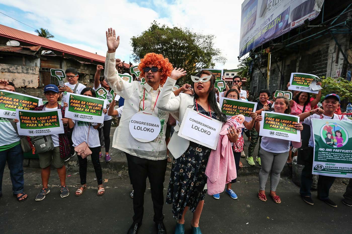 THE HEAT IS ON. Akbayan Partylist group supporters on February 12, 2019, kick- off their campaign for the midterm elections in Quezon City, by urging voters to reject political dynasties and traditional politicians taking advantage of the party list system to get to be elected. Photo by Jire Carreon/Rappler   