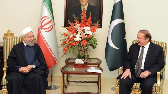 Pakistan, Iran vow to boost economic ties