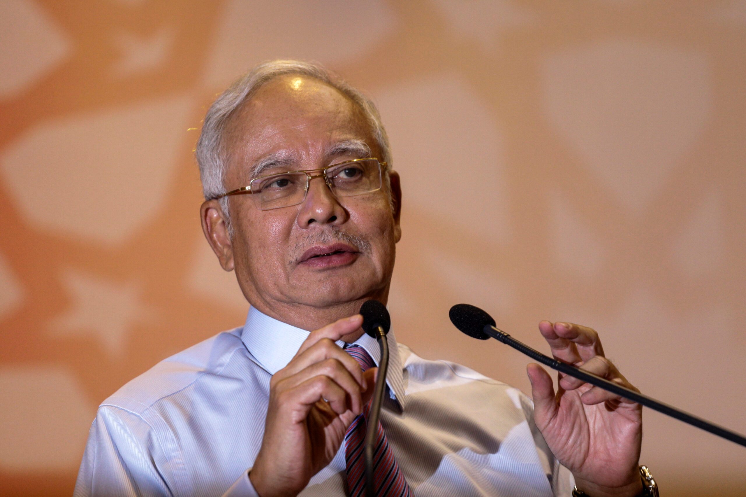 Malaysia’s Mahathir sues Prime Minister Najib