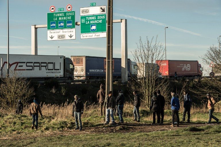 Britain to start building anti-migrant wall in Calais