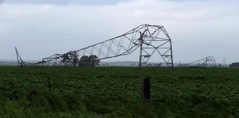 Wild weather hits South Australia after mass blackout
