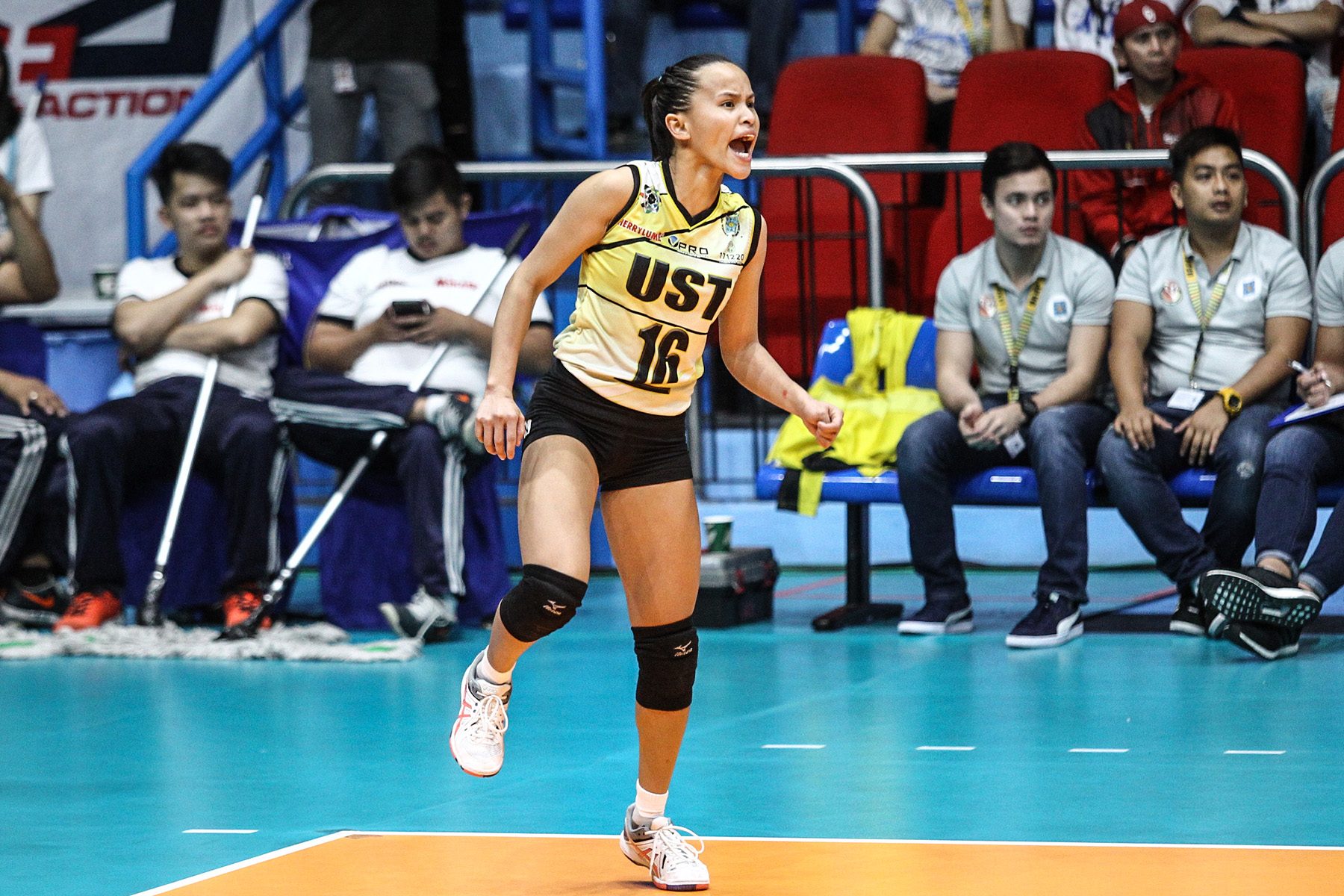 ONE LAST PUSH. UST will rely on usuals such as Cherry Rondina as it makes one last push for a long-awaited Final Four return. File Photo by Josh Albelda/Rappler  