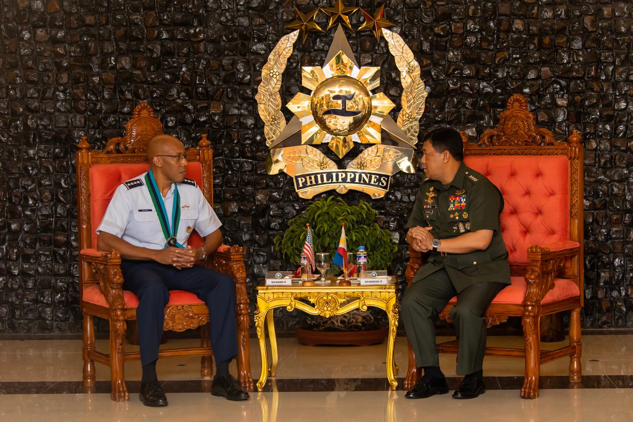 CAMP AGUINALDO VISIT. US Pacific Air Forces commander General Charles Brown Jr paid a visit to Armed Forces of the Philippines chief of staff General Benjamin Madrigal Jr on May 16, 2019. Photo courtesy of the US Embassy - Manila  