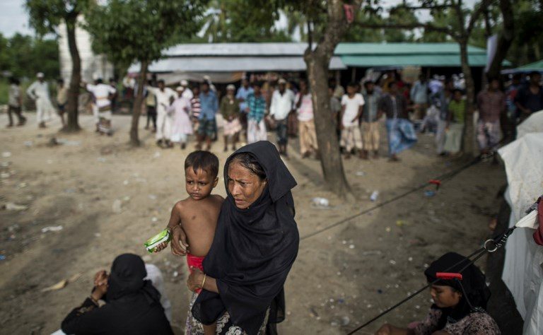 10,000 Rohingya poised to move to Bangladesh as exodus swells again