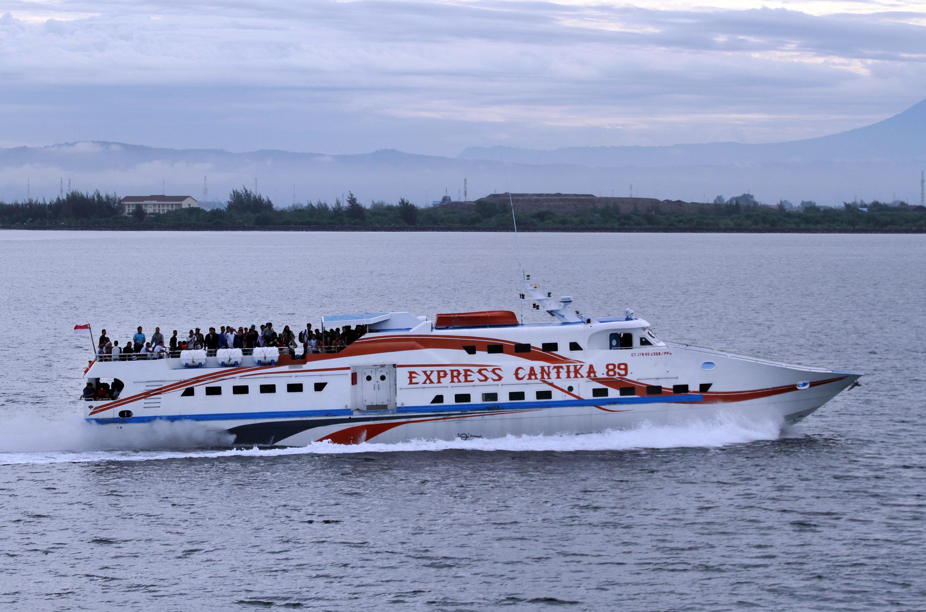 ILUSTRASI. Kapal cepat mengangkut wisatawan. Foto oleh Antara 