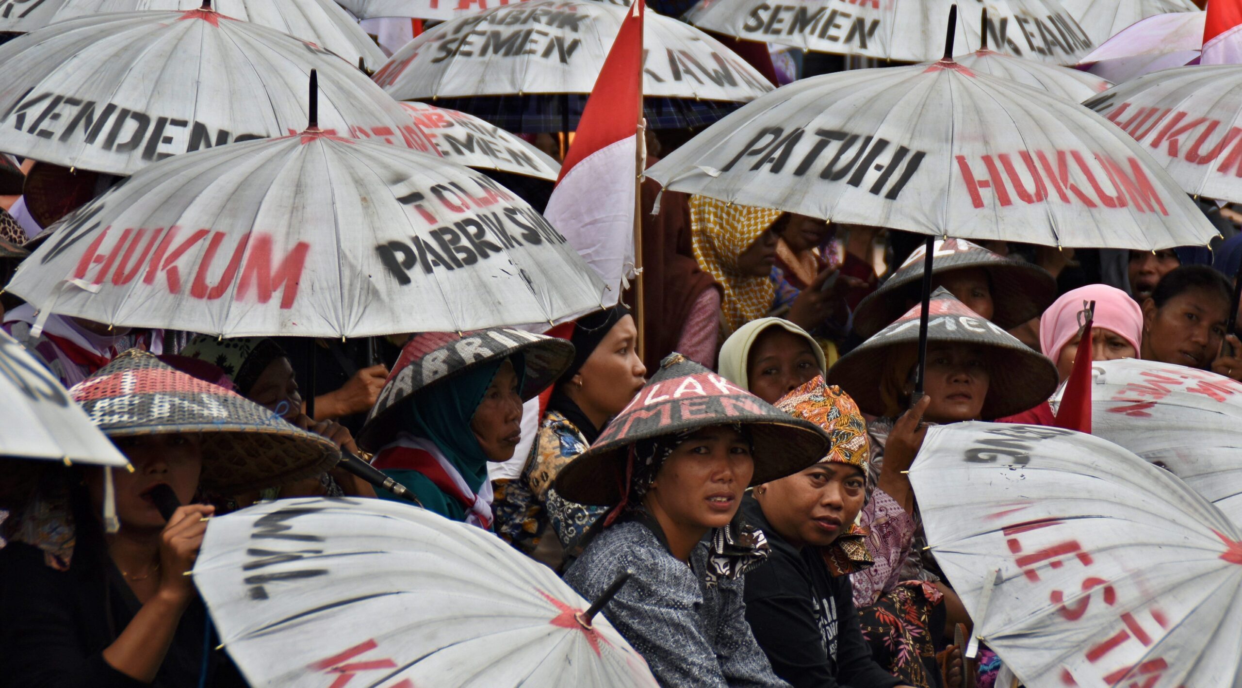 Beragam jurus Gubernur Ganjar tangkis pembatalan izin pabrik semen Rembang