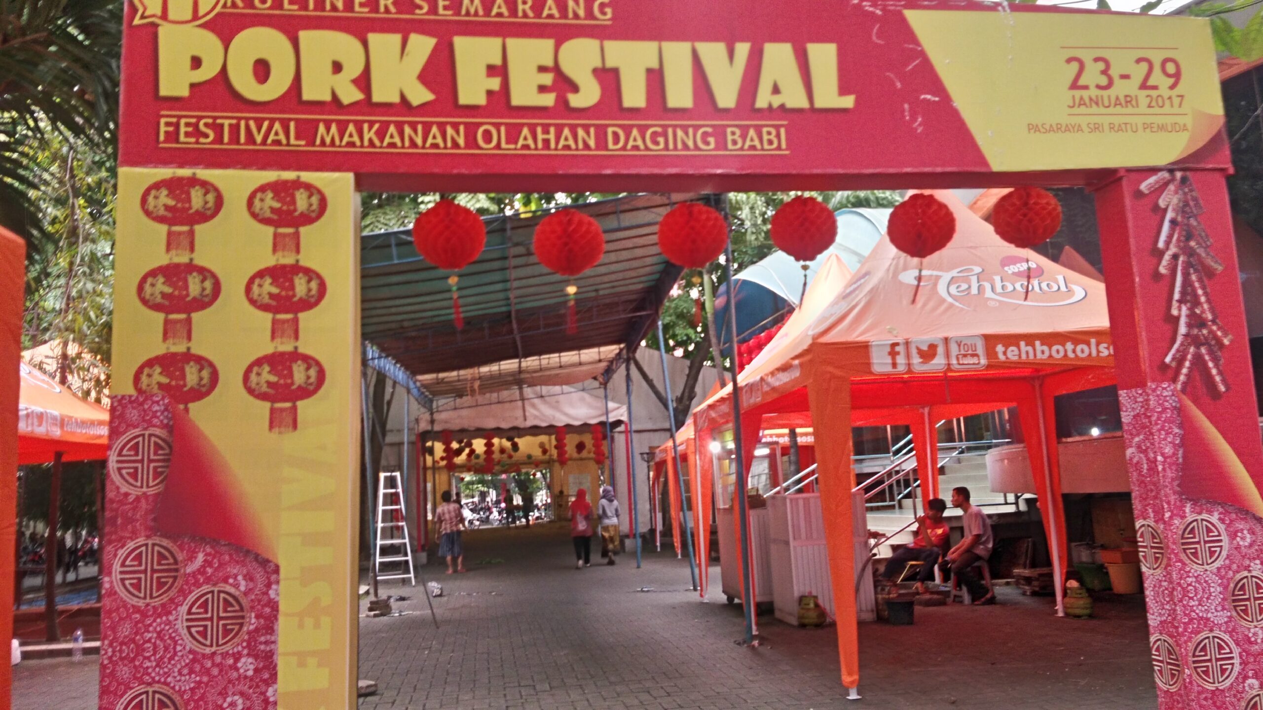 Forum Umat Islam Semarang ancam gagalkan festival makan babi