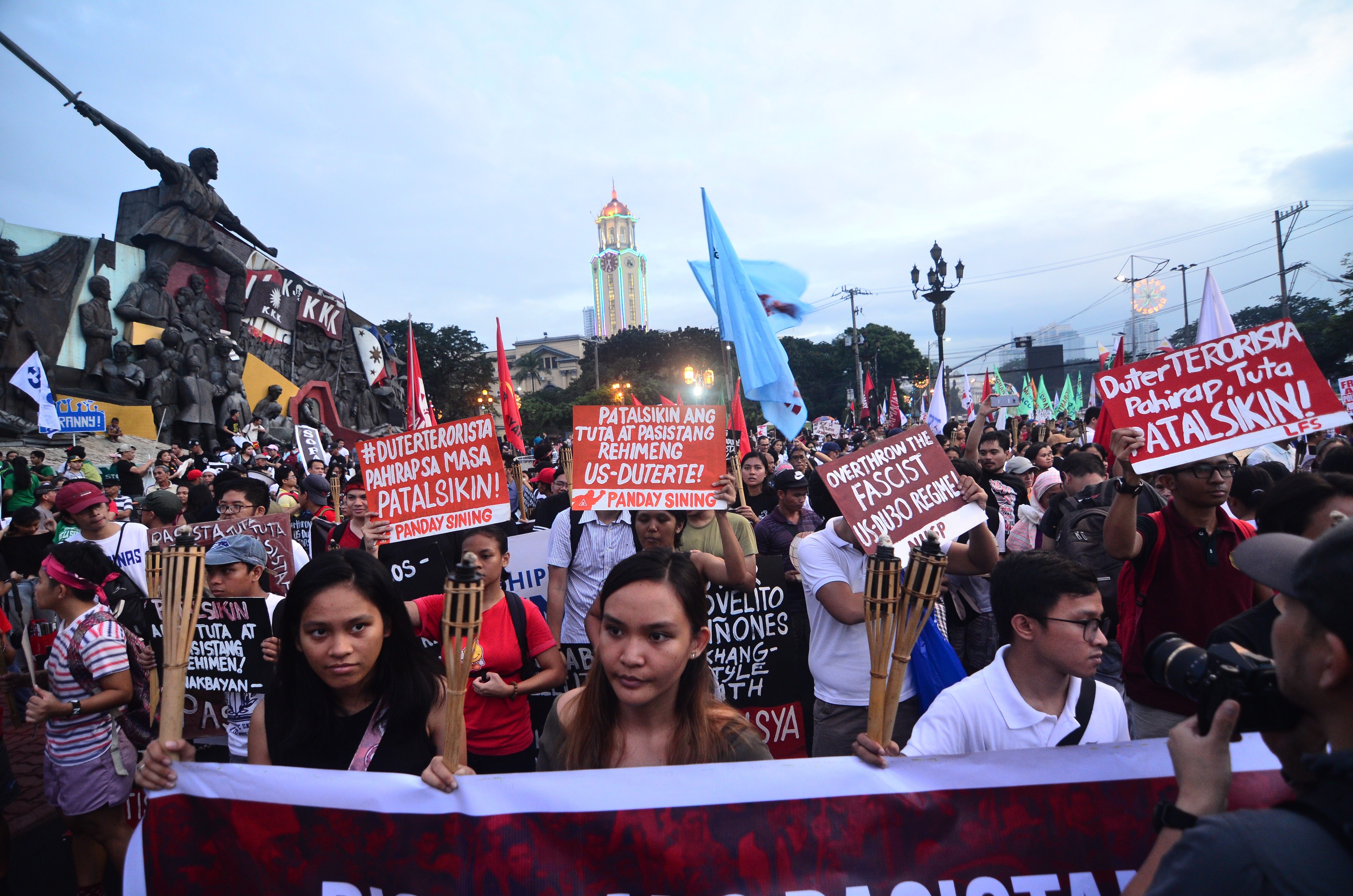 YOUTH. Groups urge Filipinos, especially the youth, to help uphold human rights amid supposed violations by the government. Photo by Maria Tan/Rappler 