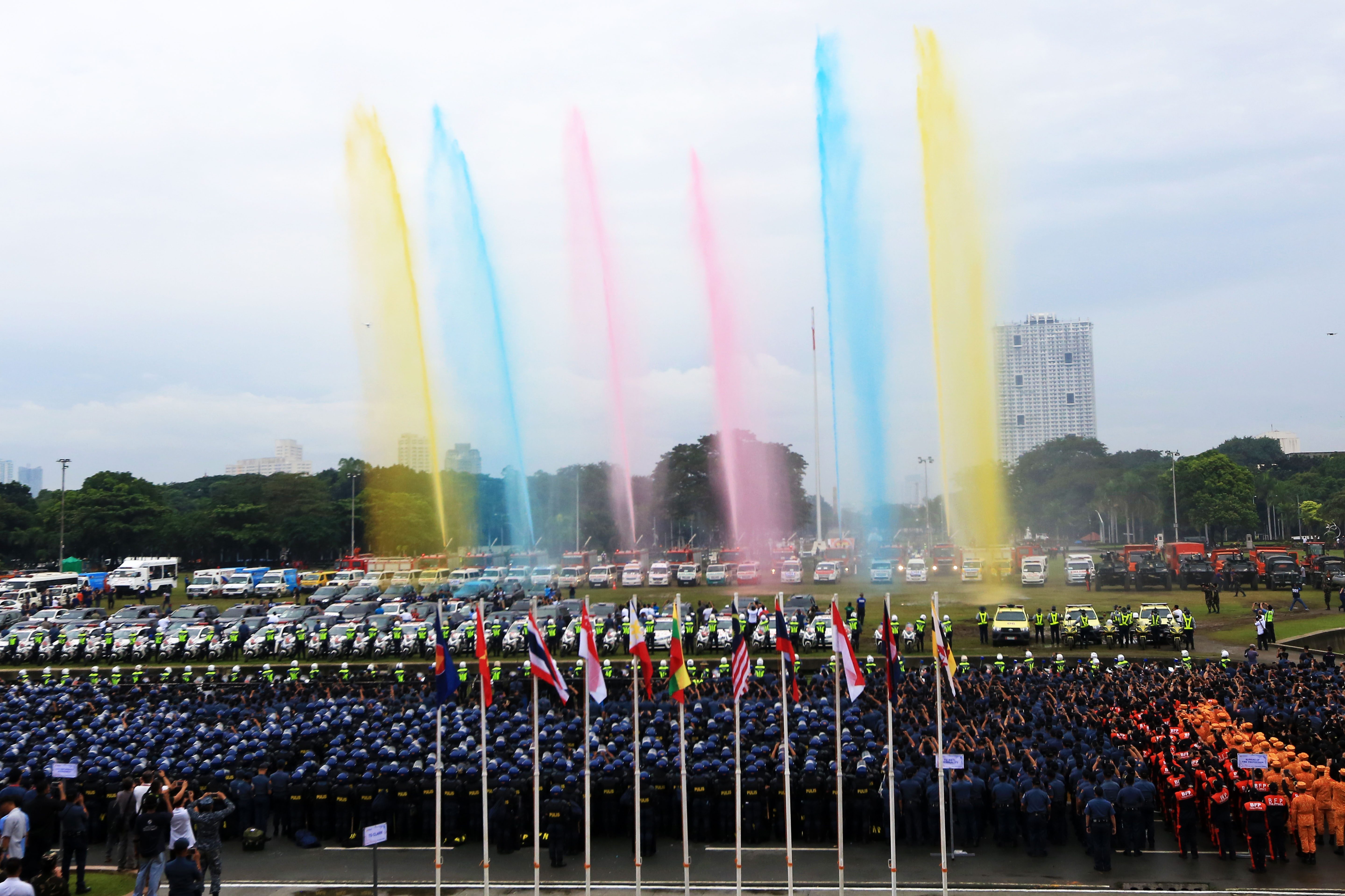 SEND-OFF. Participating agencies for the implementation of security for the coming ASEAN Summit gather at the Quirino Grandstand in Manila for their deployment on November 5, 2017. Photo by Ben Nabong/Rappler 