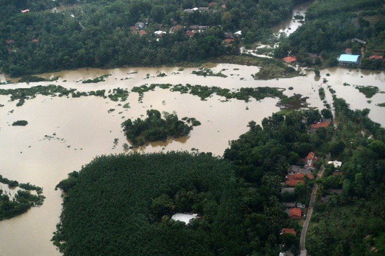 Sri Lanka appeals for help as floods cripple water supply