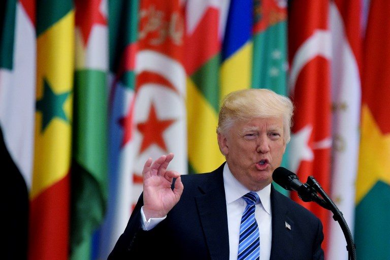 Trump urges Muslim leaders to confront extremism