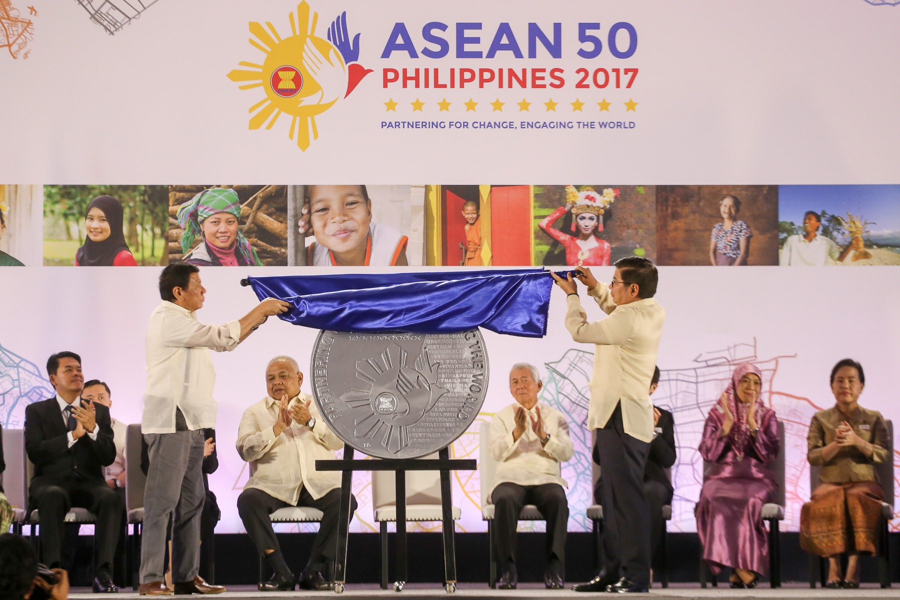 Duterte launches ‘people-centric’ ASEAN 2017