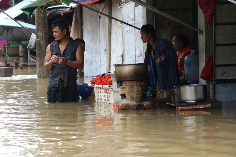 Floods force thousands from homes in Myanmar