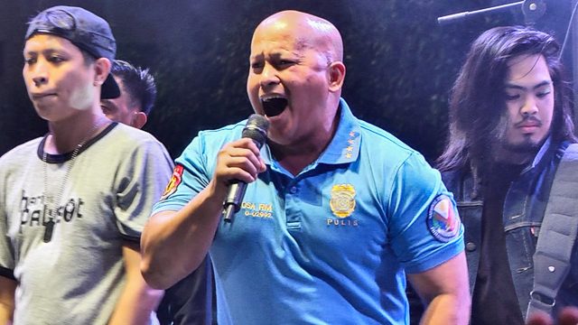 WATCH: PNP chief Dela Rosa sings at Rakrakan 2017