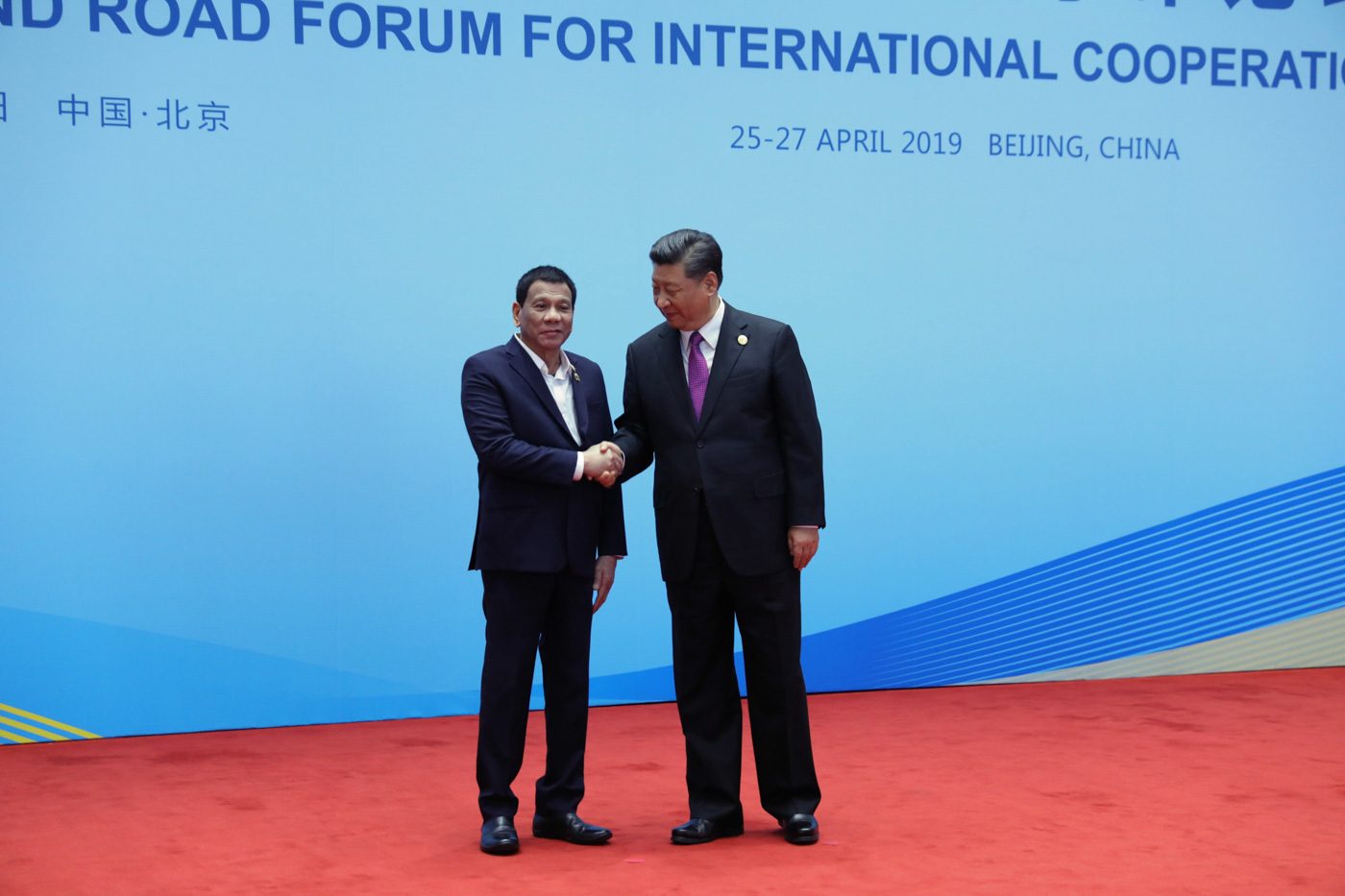 De Lima slams Duterte for ‘secret deal’ with China