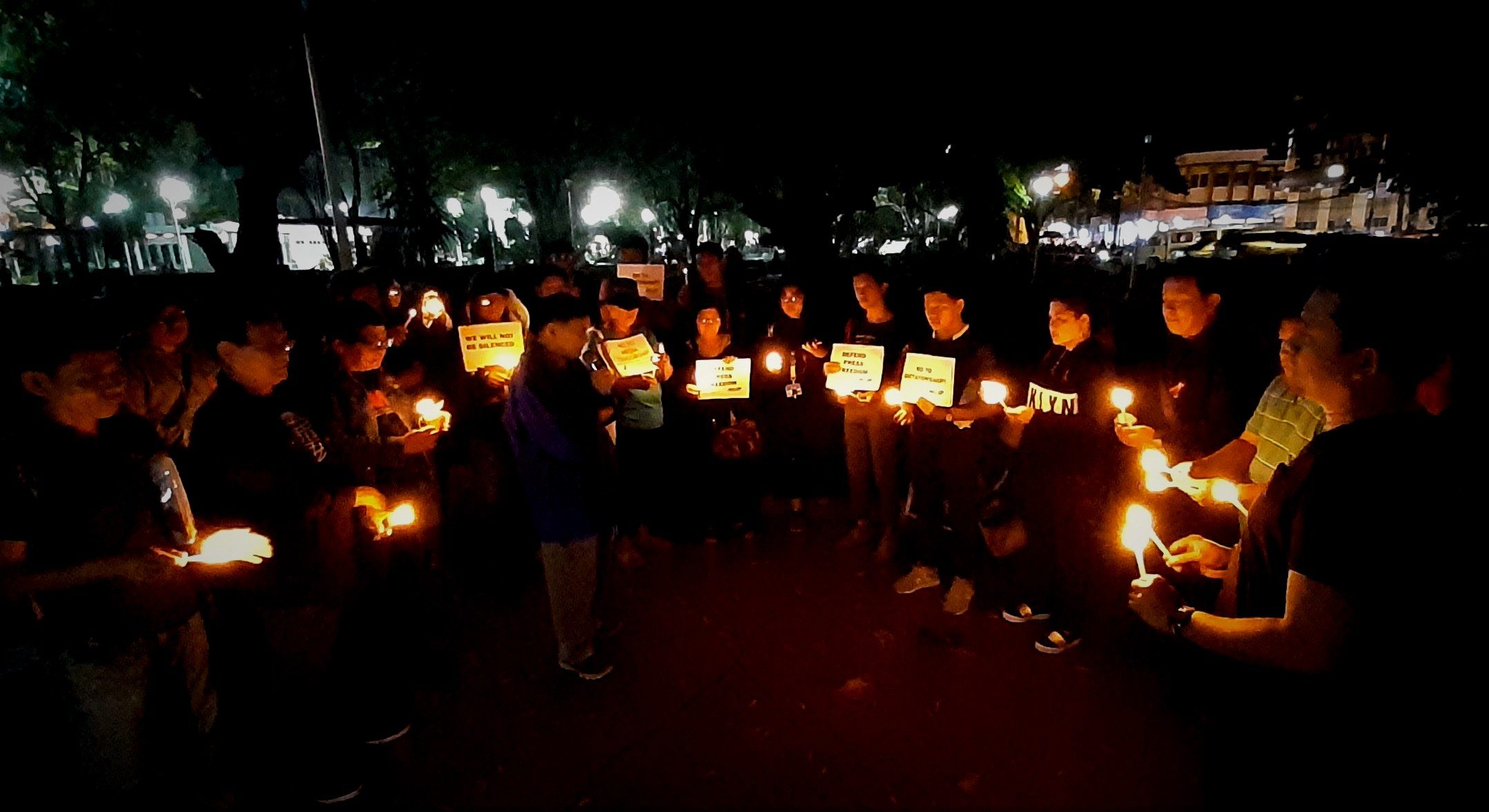 Bacolod journalists, groups light candles for press freedom amid ABS-CBN franchise woes