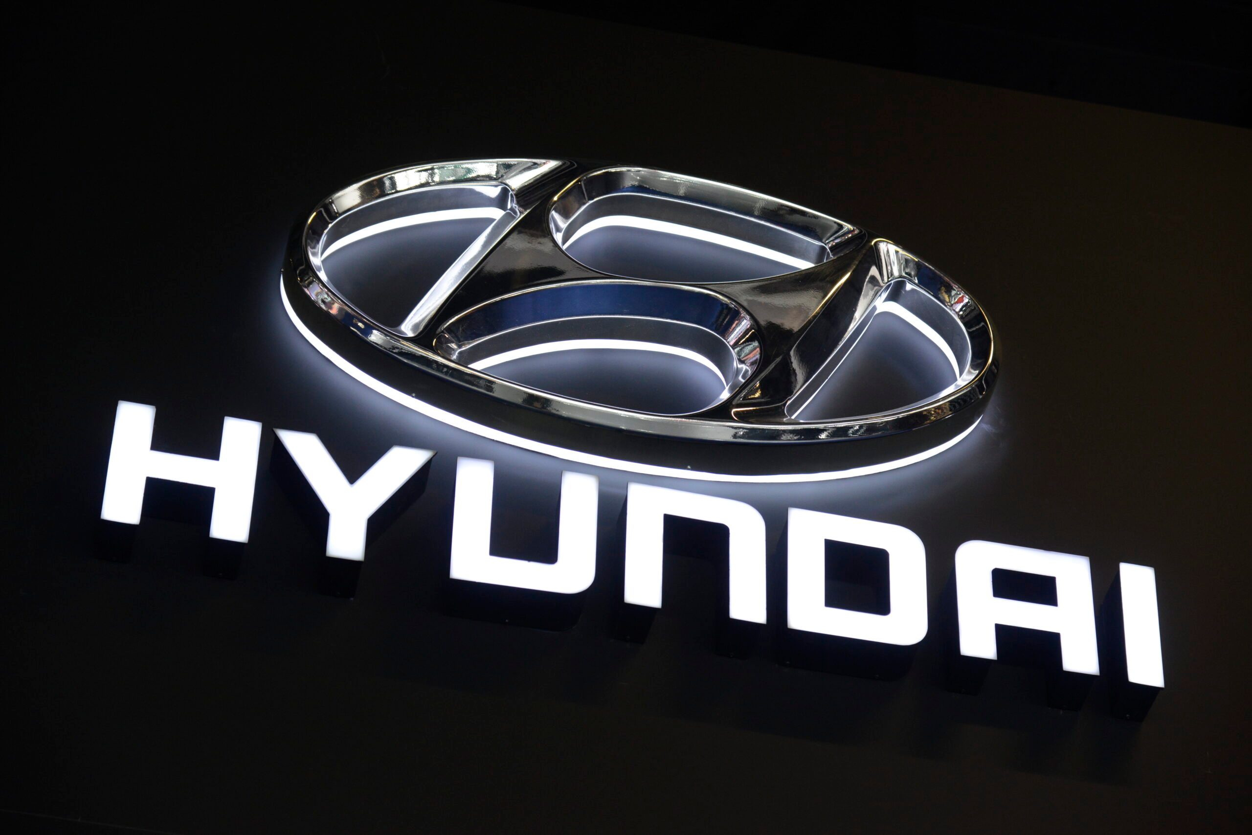 Hyundai profit falls to 5-year low