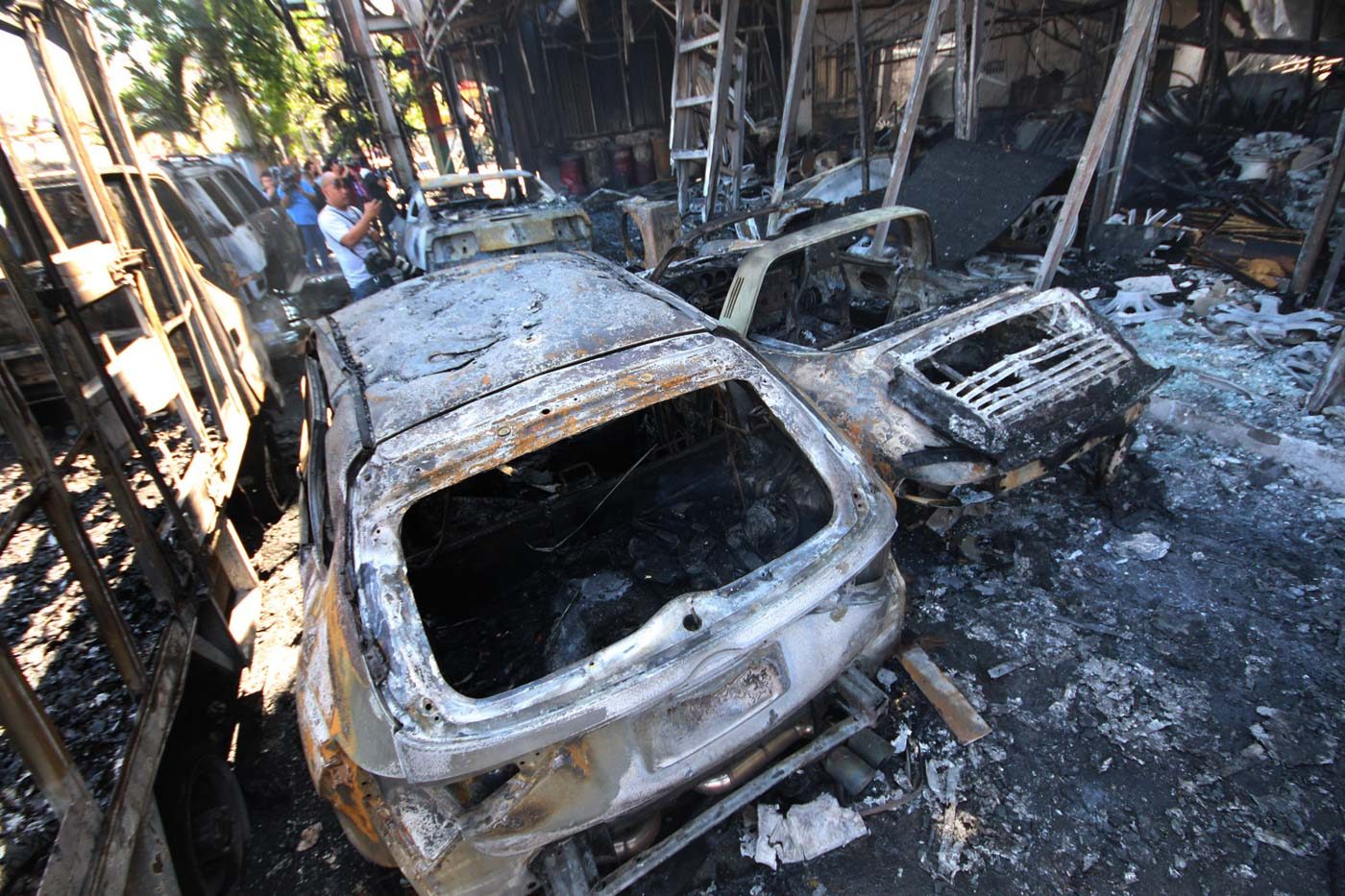 4 luxury vehicles among those razed in EDSA fire