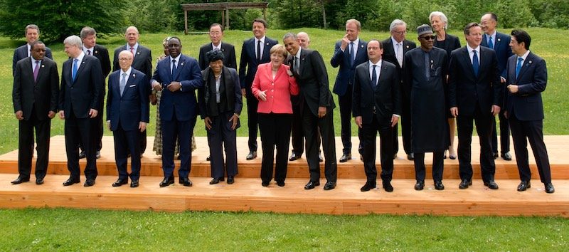 CLASS PICTURE. World leaders, led by German Chancellor Angela Merkel and US President Barack Obama, pose for a group photo with the guests of the outreach conference on occasion of the G7 summit at Elmau Castle in Elmau, Germany, June 8, 2015. Sven Hoppe/EPA 