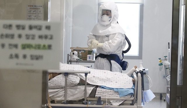 South Korea reports 14th MERS death, 12 new cases