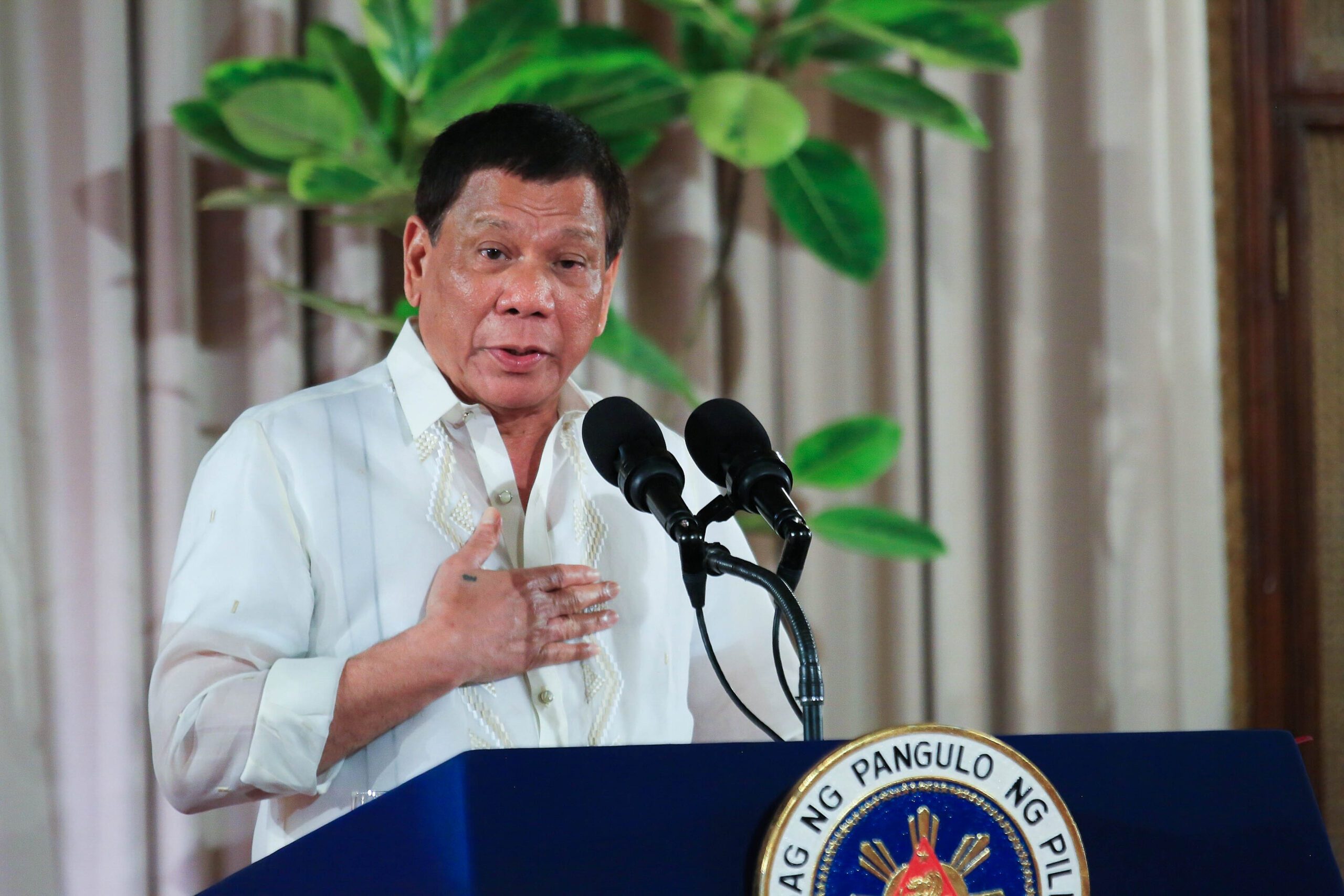 Duterte warns he’ll order shooting of human rights advocates