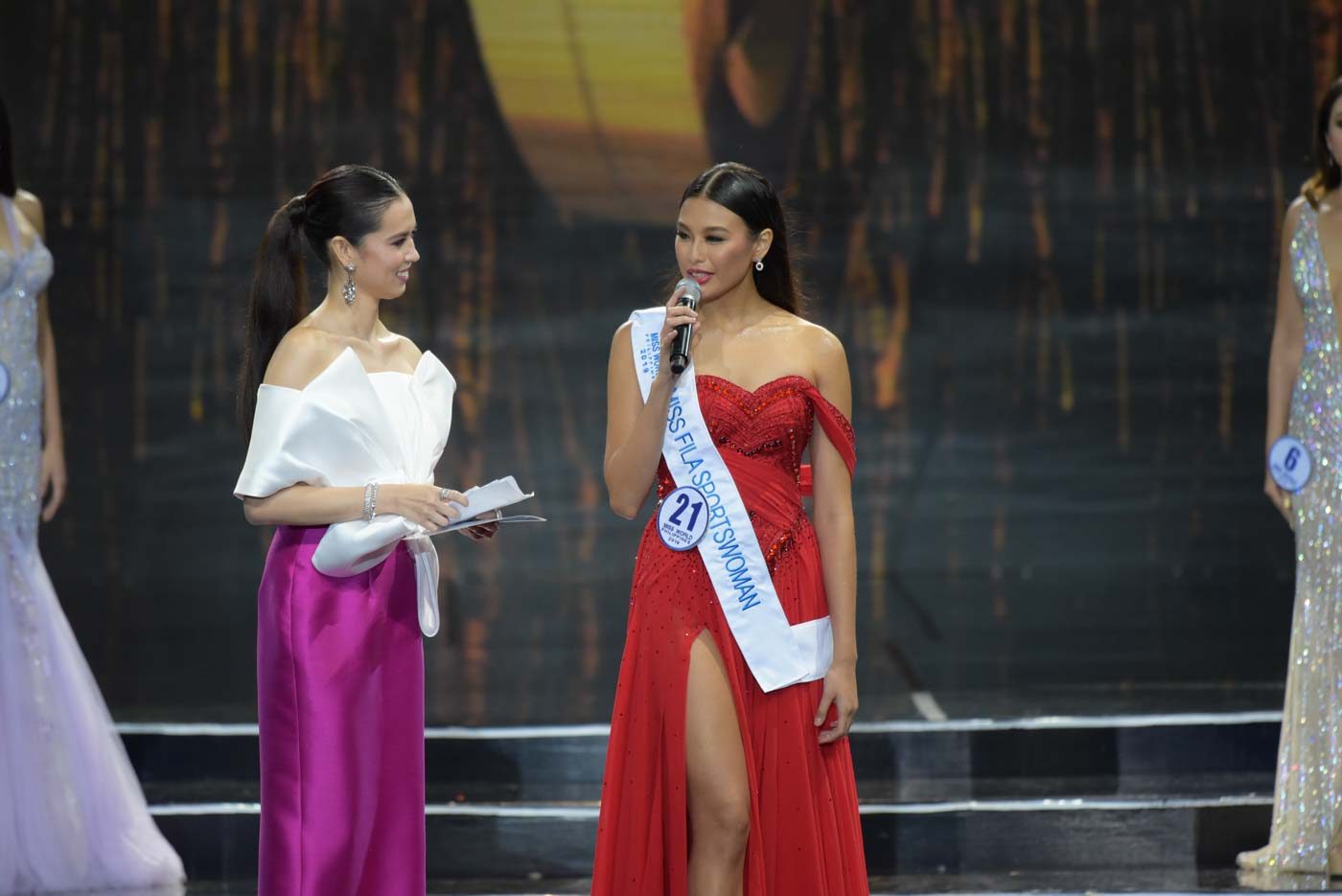 CHAT. Michelle Dee during the conversation segment of the Miss World Philippines pageant. Photo by Alecs Ongcal/Rappler 