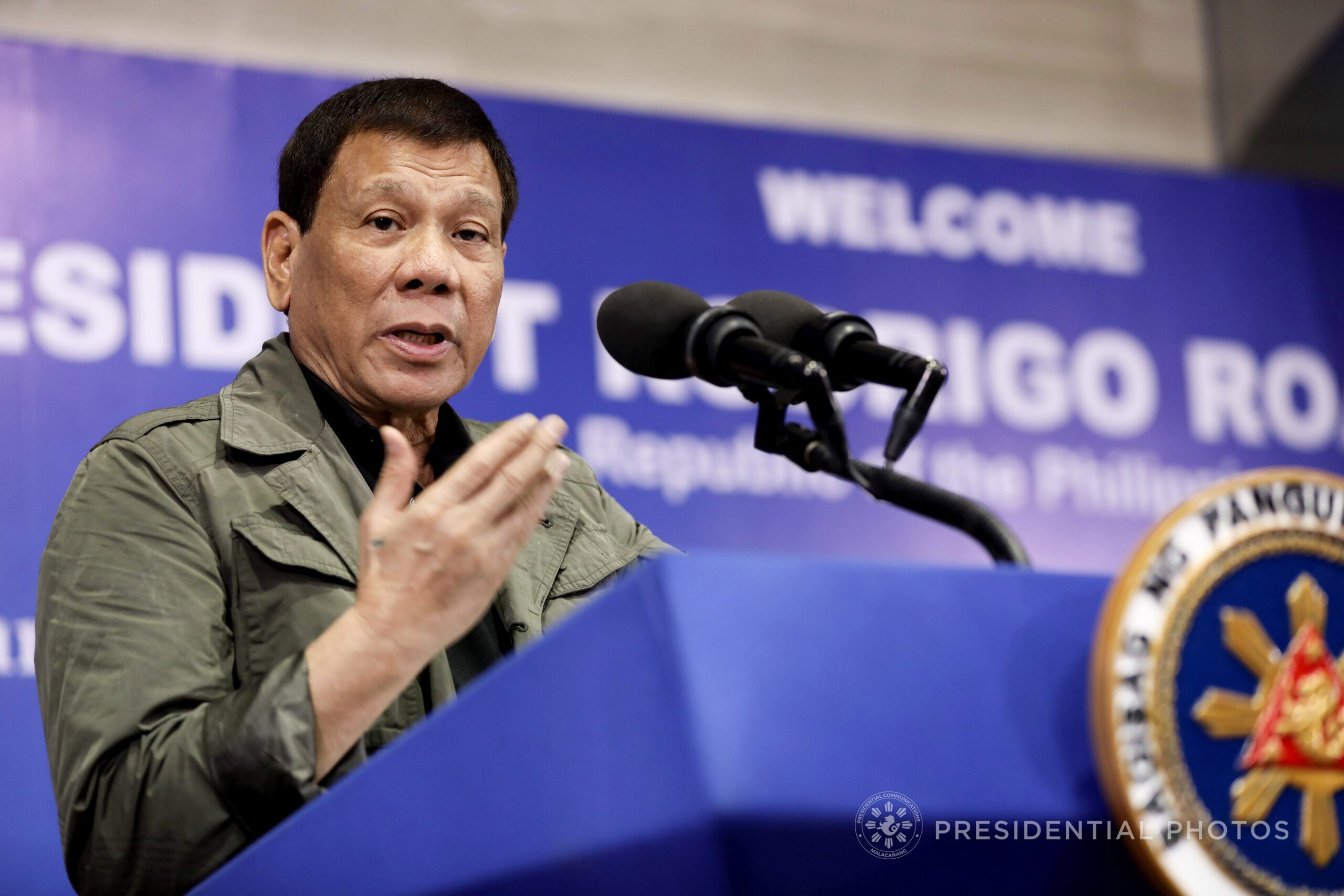 Duterte hits U.S. for warning PH vs Russian equipment