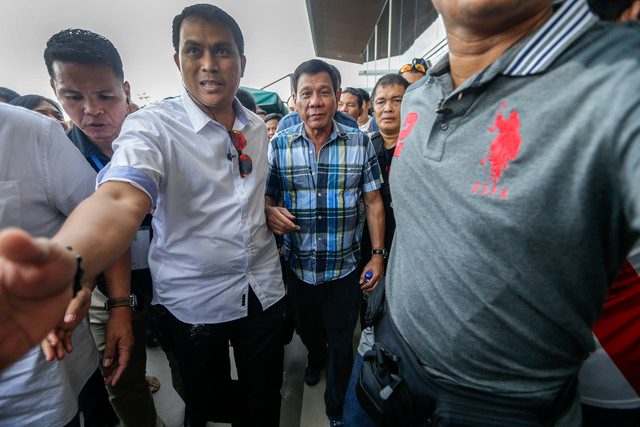 Duterte’s plan vs drugs: Armed men at barangay level