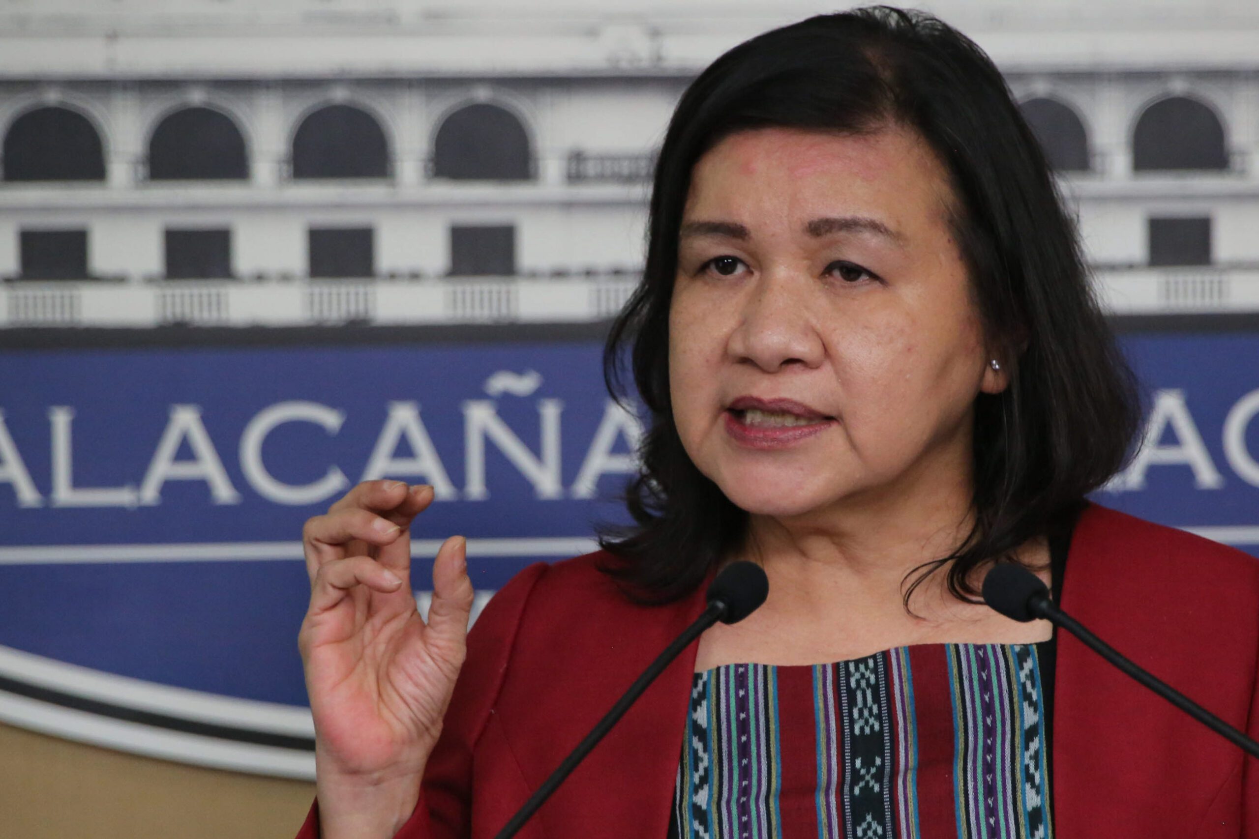 Malacañang urges Liza Maza to surrender