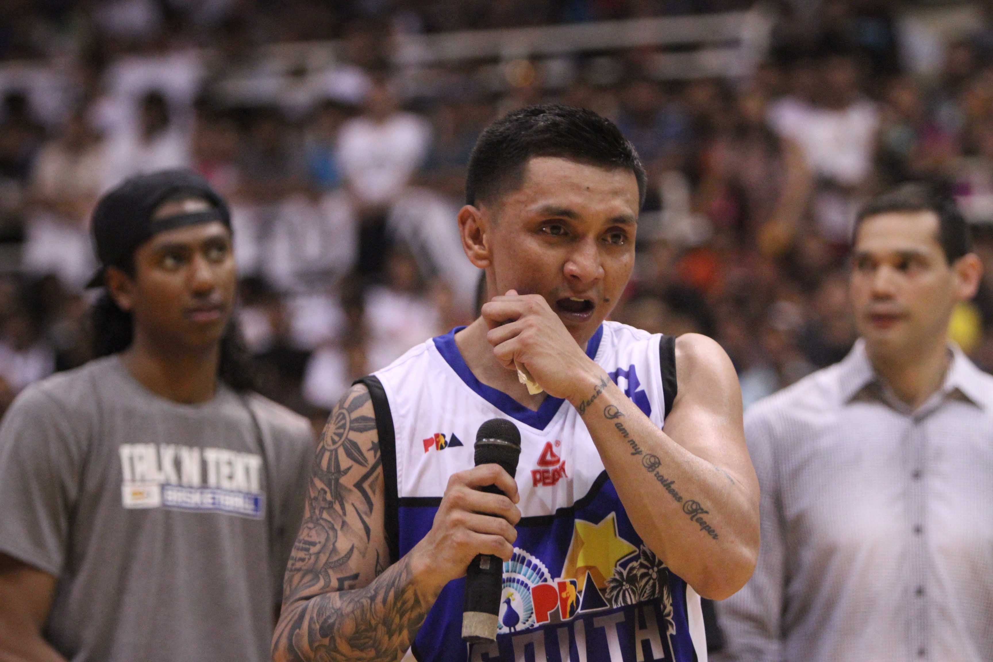 TEARFUL. Jimmy Alapag is in tears during his jersey retirement ceremony in 2015. Photo from PBA Images 