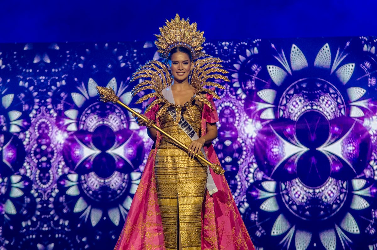 Leren in her Bb Pilipinas national costume designed by Chico Estiva and Renee Salud. File photo by Rob Reyes/Rappler 