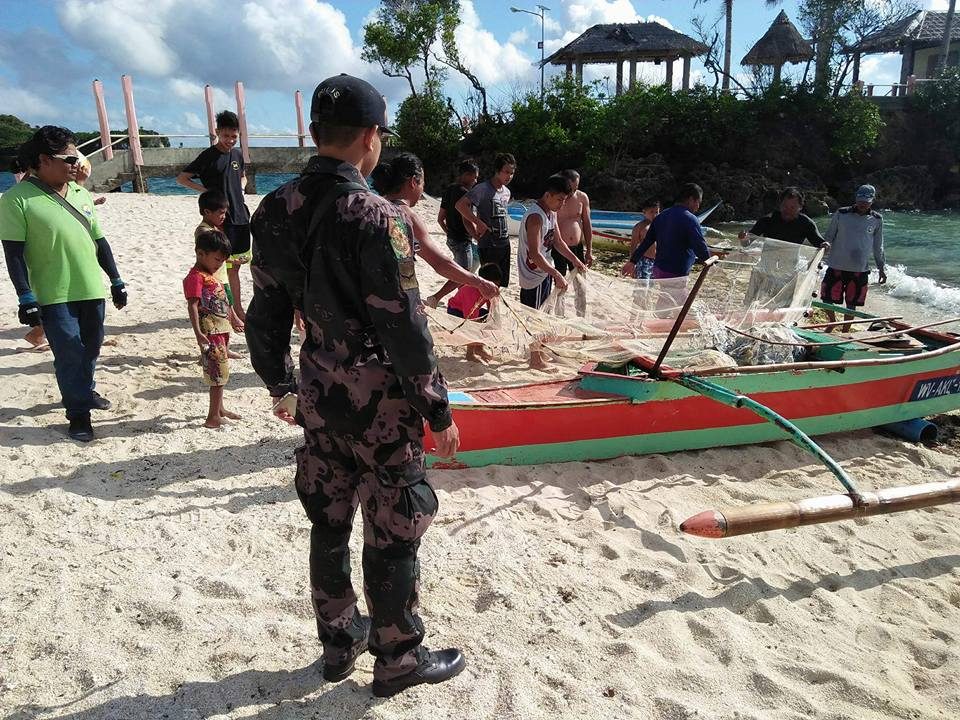 PNP deploys riot police among 600-strong force securing Boracay rehab