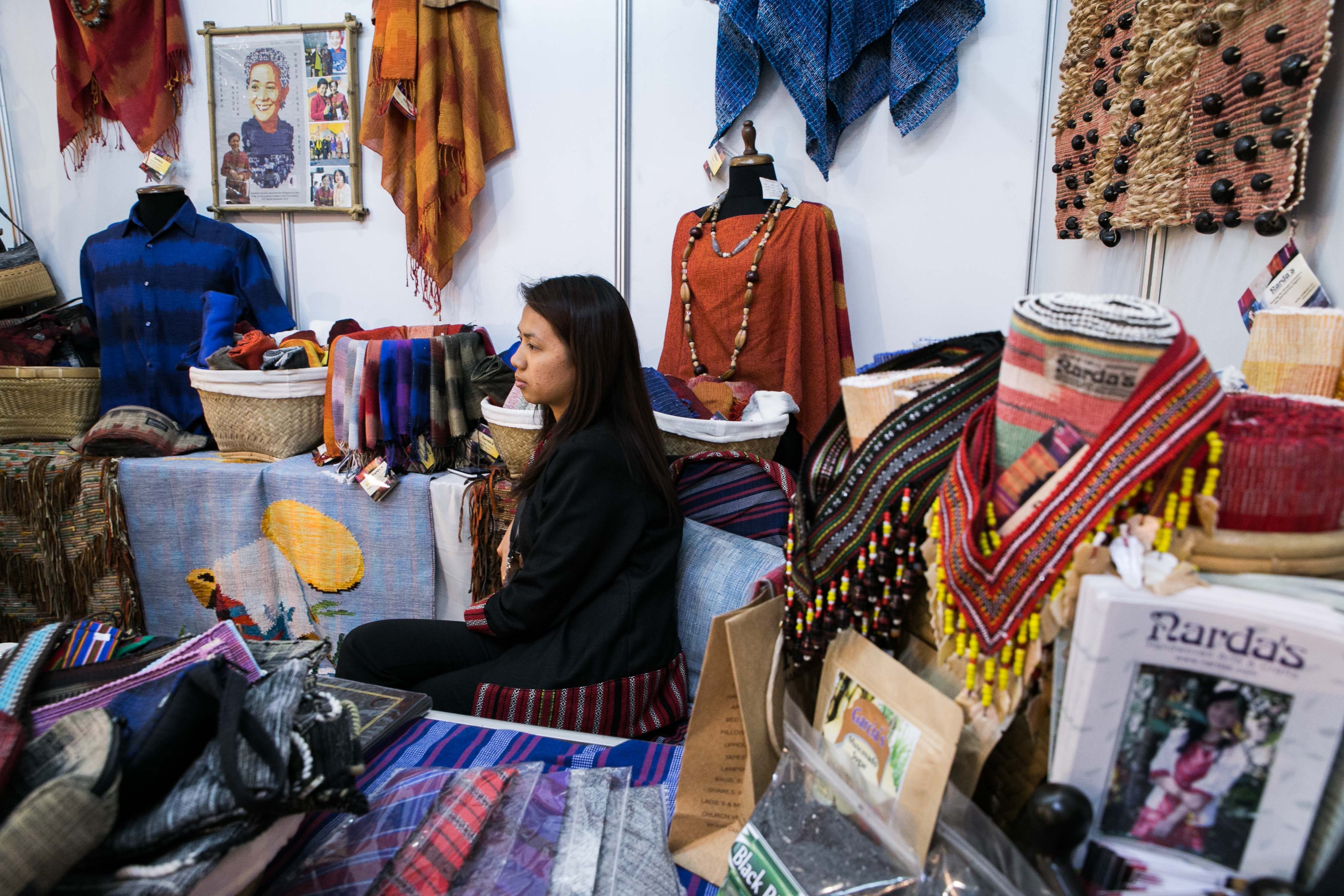 NARDA'S CREATIONS. A stall at the APEC International Media Center also sells traditional wear from the Cordilleras. Photo by Pat Nabong/Rappler