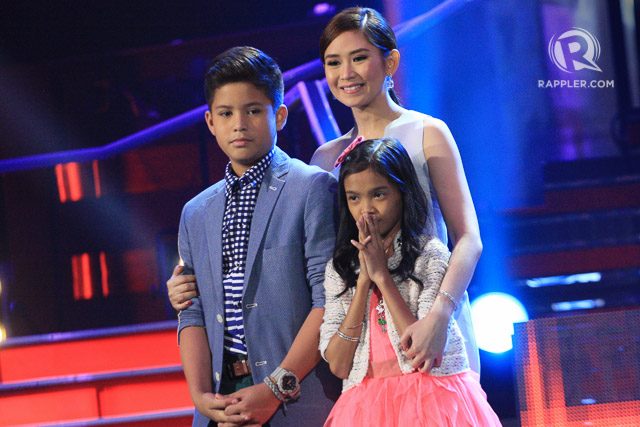 TEAM SARAH. Sarah Geronimo onstage supporting her two bets Kyle and Zephanie. Photo by Manman Dejeto/Rappler  