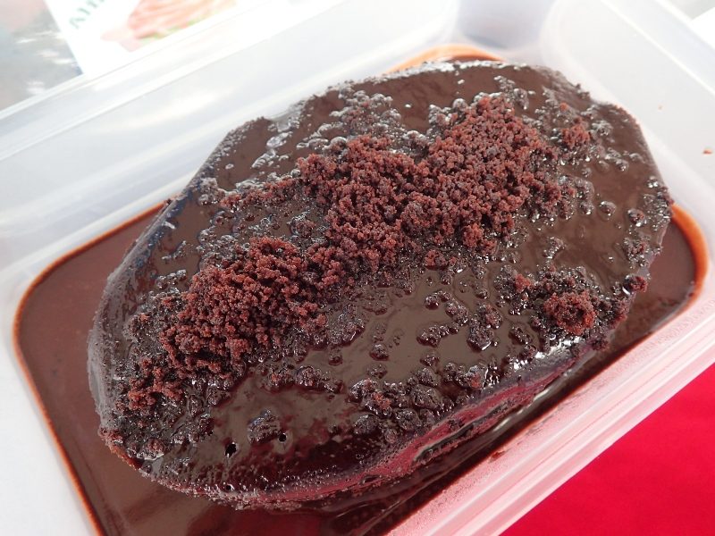 BAKED WITH LOVE. This chocolate cake from one of the booths, Aling Caring’s, was made from a classic family recipe. 