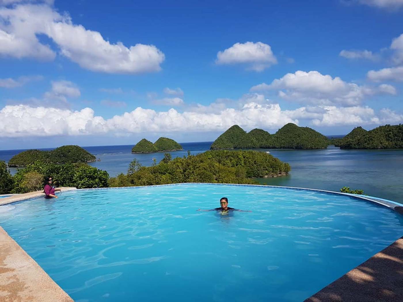 POOL VIEW. The islets can also be enjoyed from a private resort. Photo by Alberto Gadia 