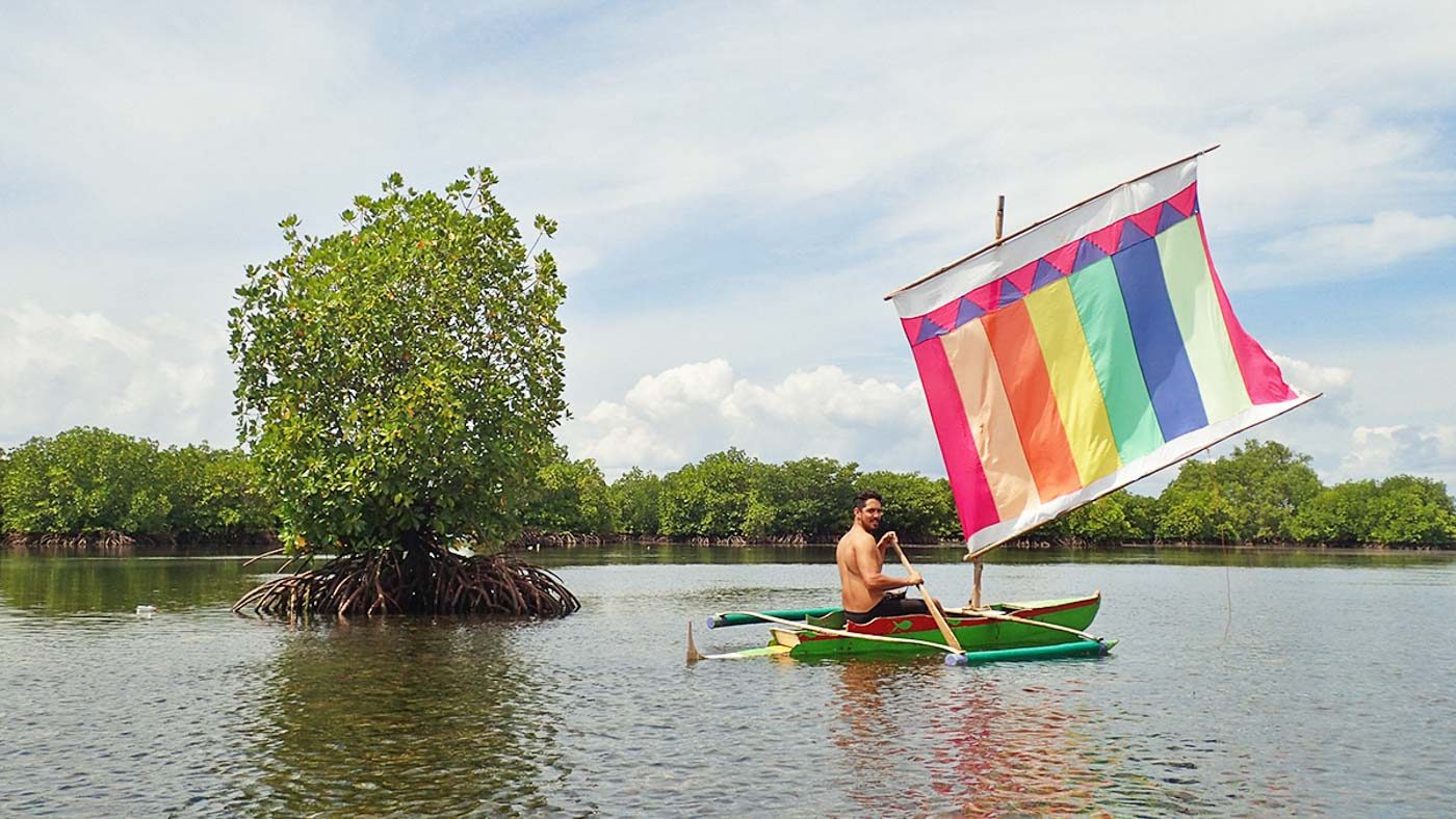 LAGOON. You can sail in Zamboangaâs iconic vinta across Sta. Cruz Island's lagoon fringed with mangrove forests. Photo by Claire Madarang/Rappler 