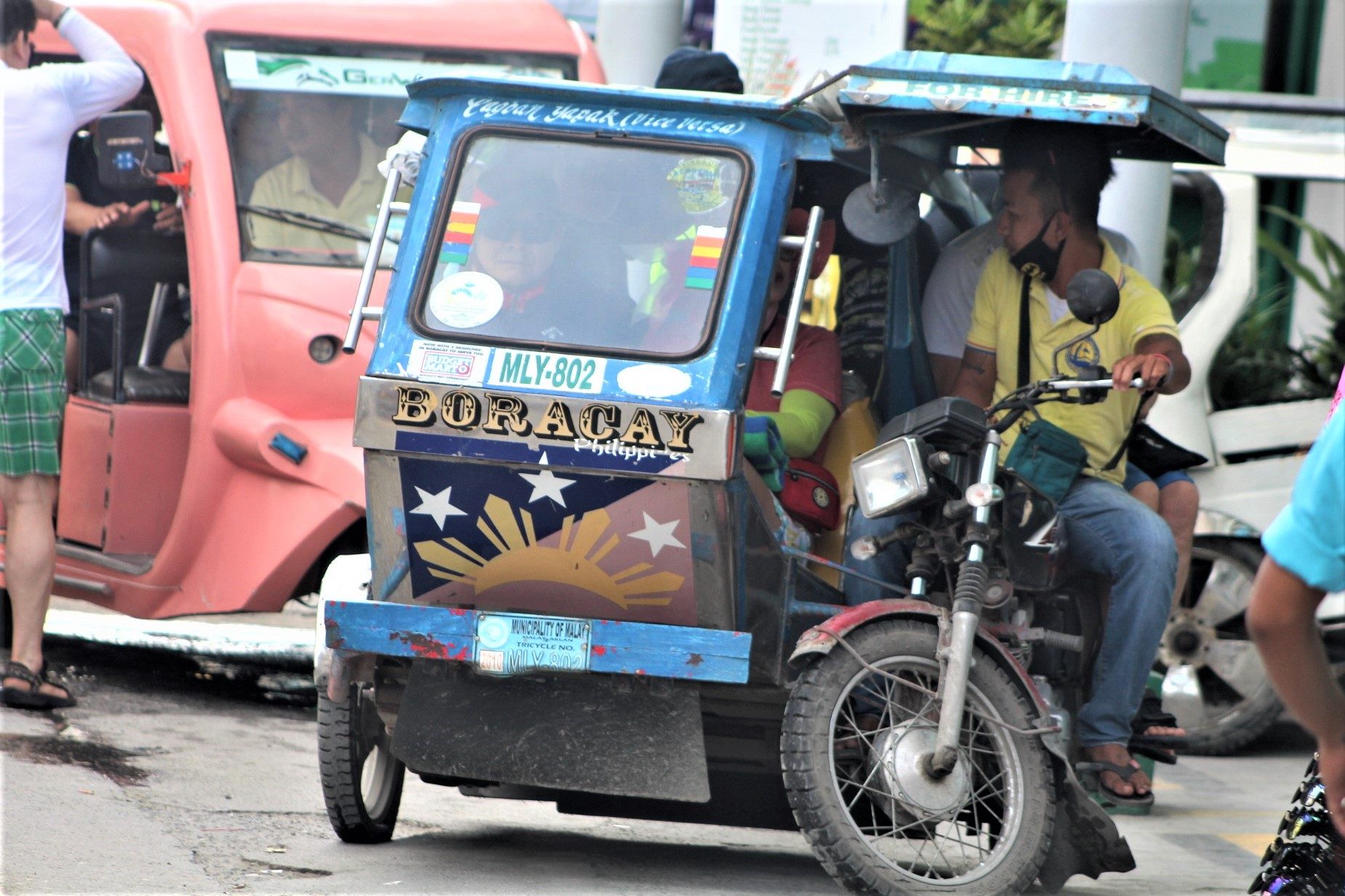 LTO Western Visayas menginginkan 1.800 kendaraan ‘tidak terdaftar’ keluar dari Boracay